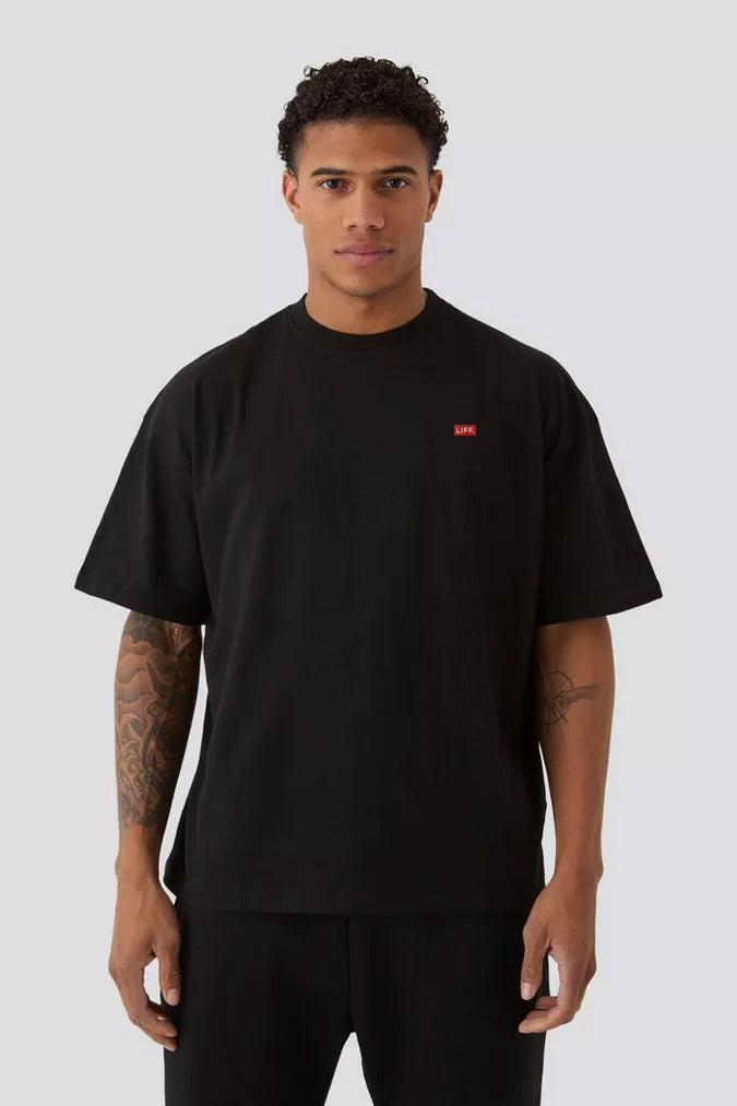 Polera Oversized black- Red Patch